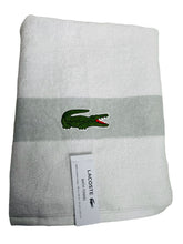 Cargar imagen en el visor de la galería, Baño Lacoste Toallas Toalla Estadar Lisa Con Raya Con Toallon De 76cm X 132cm - Unidad X 1  - BGP