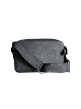 Cargar imagen en el visor de la galería, Crossbody GUESS Negro – Elegancia Compacta - BGP