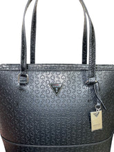 Cargar imagen en el visor de la galería, Bolsa Tote Guess Negra Monograma G – Elegancia Atemporal - BGP