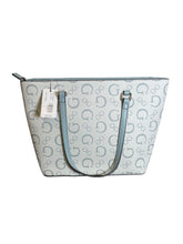 Cargar imagen en el visor de la galería, Bolsa Tote GUESS Azul Claro con Monograma - BGP