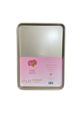 Cargar imagen en el visor de la galería, Bandeja para Hornear Paris Hilton 17x12” Antiadherente Premium - BGP