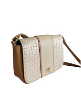 Cargar imagen en el visor de la galería, Crossbody Tommy Hilfiger Beige Monogram Elegance - BGP