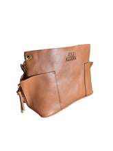 Cargar imagen en el visor de la galería, Bolsa Steve Madden tipo hobo café - BGP
