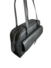 Cargar imagen en el visor de la galería, Bolsa GUESS Negra Shoulder Bag para Mujer - BGP