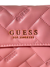 Cargar imagen en el visor de la galería, Bolsa Clutch Guess Acolchada Cadena Dorada Original Importada - BGP