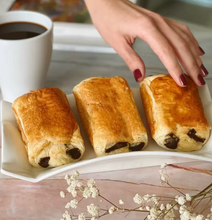 Cargar imagen en el visor de la galería, La Boulangere Croissant Relleno de Chocolate 720 gr - KOZ