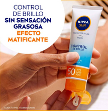 Cargar imagen en el visor de la galería, Protector Solar Facial Nivea Sun Control de Brillo Efecto Mate FPS50+ 2 pzas de 50 ml c/u - ZK