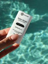 Cargar imagen en el visor de la galería, Solar Stick SPF50 PA++++ - BGP