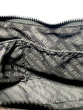 Cargar imagen en el visor de la galería, Bolsa Steve Madden Negra y Rosa con Tarjetero - BGP