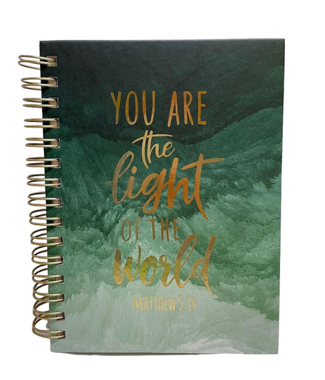 LIBRETA VERDE CON RESORTE DORADO - BGP