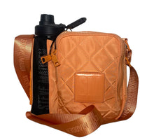 Cargar imagen en el visor de la galería, Bolsa Bandolera Crossbody Steve Madden Naranja Con Termo - BGP