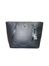 Cargar imagen en el visor de la galería, Bolsa Tote Guess Negra Monograma G – Elegancia Atemporal - BGP