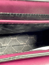 Cargar imagen en el visor de la galería, Bolsa Aldo - Color Guinda. - BGP