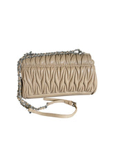 Cargar imagen en el visor de la galería, Bolsa Crossbody Steve Madden Acolchada Beige con Cadena - BGP