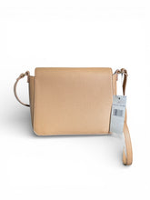 Cargar imagen en el visor de la galería, Bolso Tommy Hilfiger Original Nude – Crossbody Minimalista con Solapa - BGP
