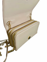 Cargar imagen en el visor de la galería, Crossbody Steve Madden Rosa con Textura en Relieve y Cadena Dorada - BGP