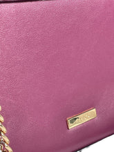 Cargar imagen en el visor de la galería, Bolsa Aldo - Color Guinda. - BGP