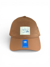 Cargar imagen en el visor de la galería, Gorra Adidas Original Color Café | Ajustable Unisex - BGP