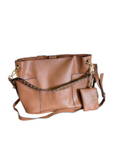 Cargar imagen en el visor de la galería, Bolsa Steve Madden tipo hobo café - BGP