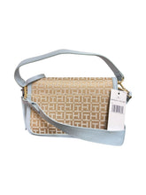Cargar imagen en el visor de la galería, Crossbody Tommy Hilfiger Monogram Beige con Detalles en Azul - BGP