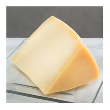 Cargar imagen en el visor de la galería, Queso Reggianito Conaprole 850 Gr - ZK